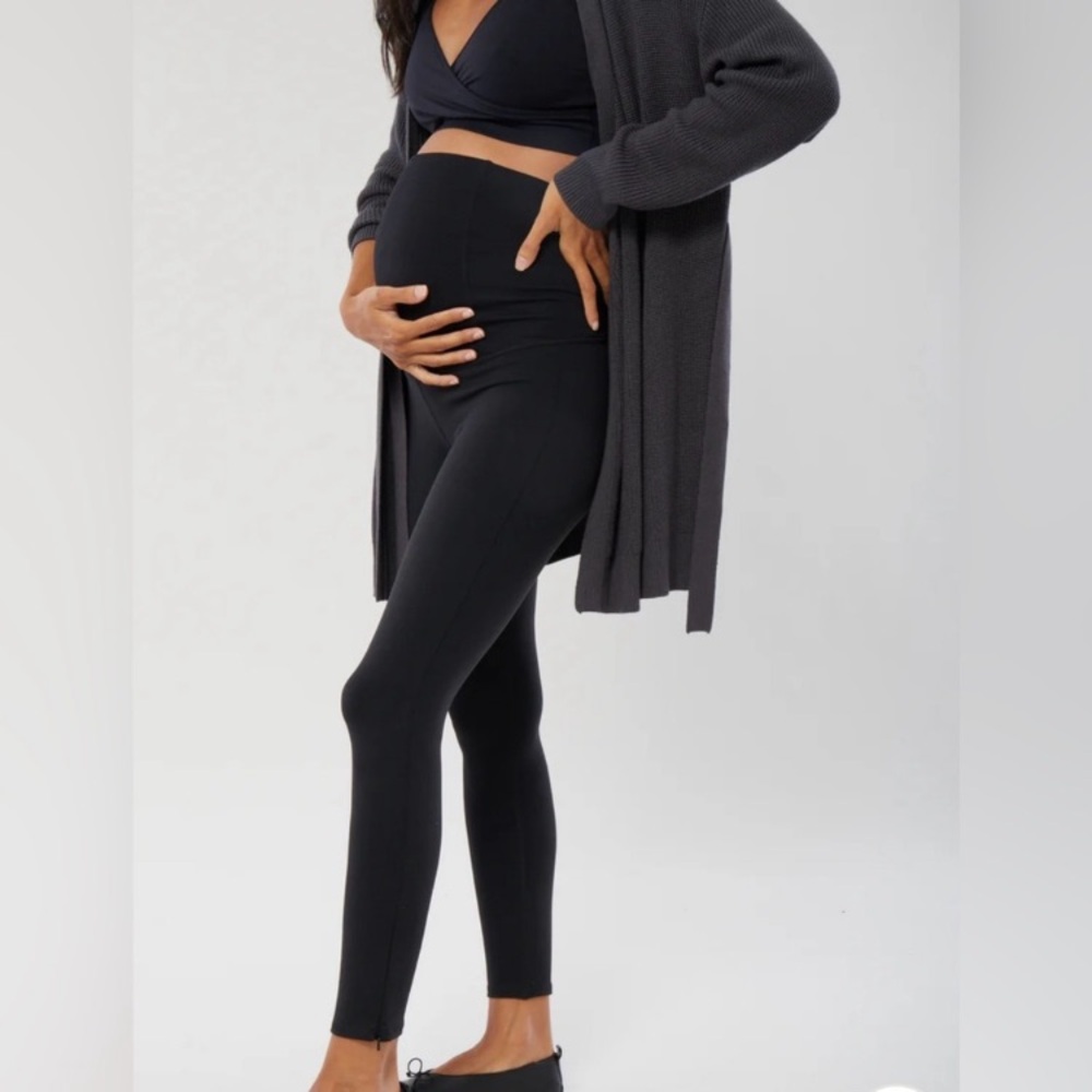 Ingrid & Isabel Everyday Ankle Zip Over the Bump Maternity Legging